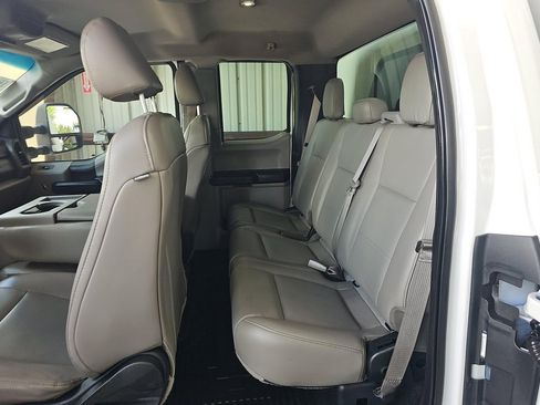 Used 2018 Ford F550 2WD SuperCab Super Duty w/ Power Equipment Group image 9