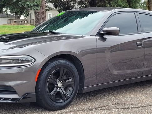 Used 2020 Dodge Charger SXT image 2