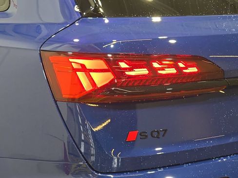 New 2026 Audi SQ7 Prestige AWD/4WD image 33