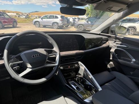 Used 2025 Audi Q5 Premium Plus w/ Premium Plus AWD/4WD image 19