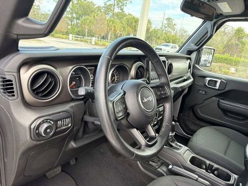 Used 2018 Jeep Wrangler Sport S image 25