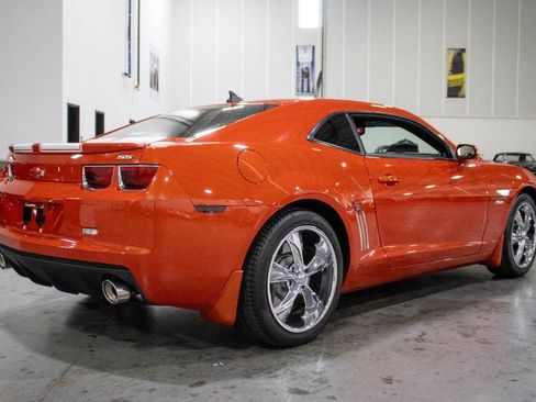 Used 2010 Chevrolet Camaro SS w/ RS Package RWD image 7