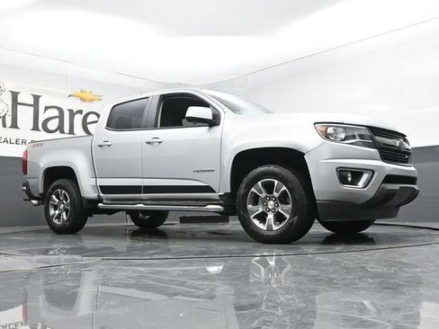 Used 2019 Chevrolet Colorado Z71 AWD/4WD image 2