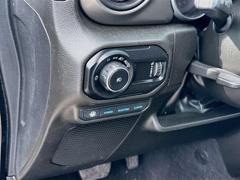 Used 2023 Jeep Wrangler Unlimited w/ Sun & Screen Package AWD/4WD image 11
