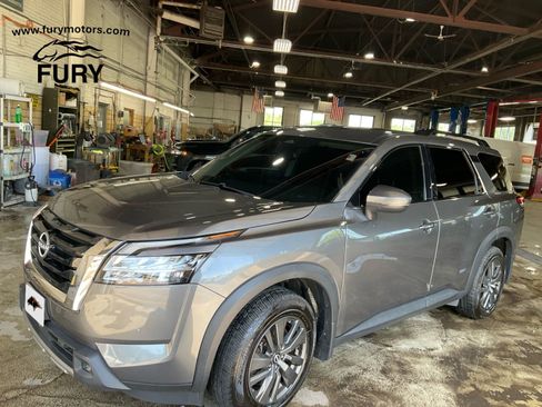 Used 2022 Nissan Pathfinder SV AWD/4WD image 26