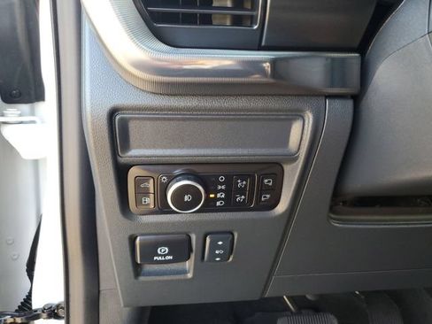 Used 2025 Ford F150 Platinum AWD/4WD image 31