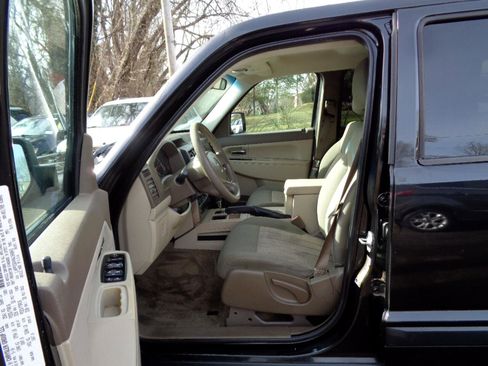 Used 2010 Jeep Liberty Sport w/ Popular Equipment Group image 16