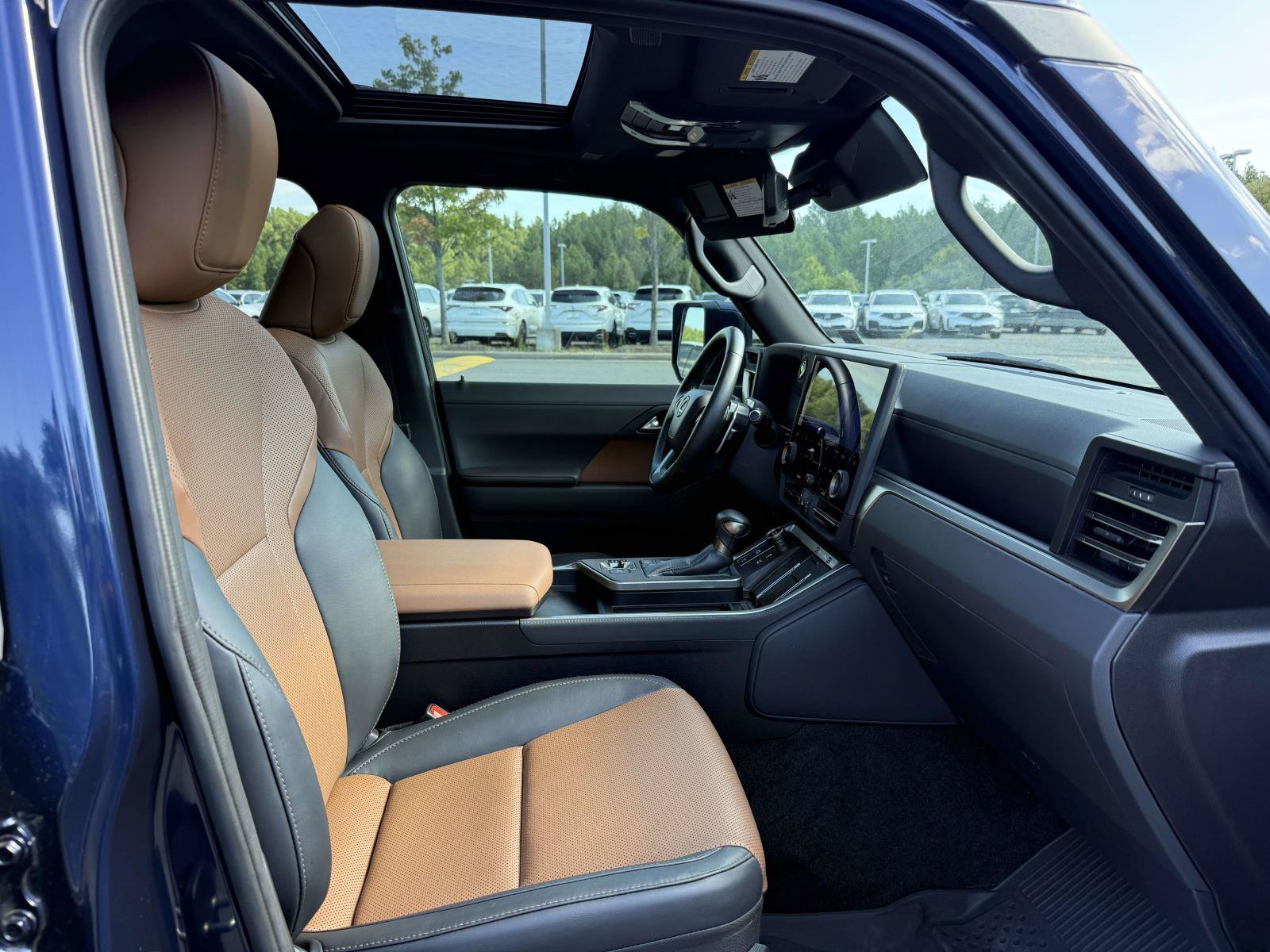 Used 2024 Lexus GX 550 w/ Cold Area Package AWD/4WD image 14