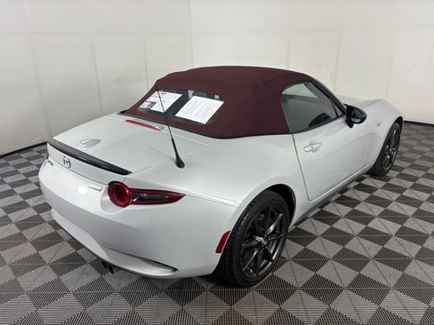 Used 2018 MAZDA MX-5 Miata Club image 7