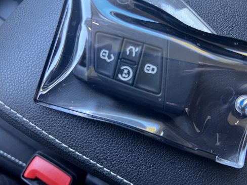 Certified 2023 Volkswagen Tiguan SE image 32