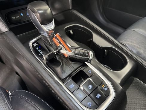 Used 2020 Hyundai Santa Fe Limited AWD/4WD image 16