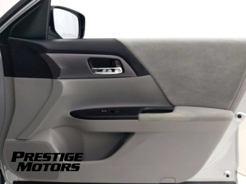 Used 2013 Honda Accord LX image 25