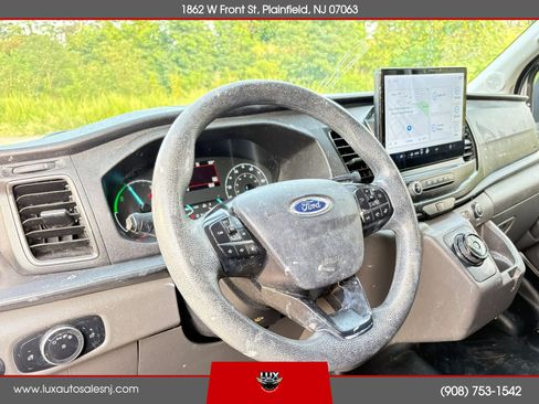 Used 2022 Ford E-Transit Medium Roof w/ Load Area Protection Package RWD image 15