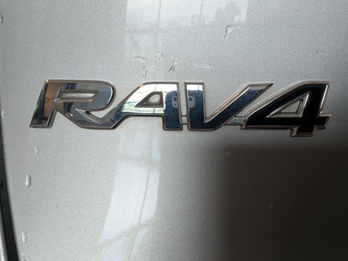 Used 2024 Toyota RAV4 XLE FWD image 44