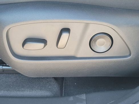 Used 2025 Chevrolet Equinox RS w/ Safety and Technology Package image 23