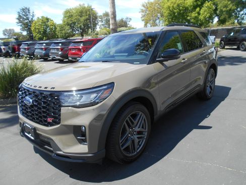 New 2026 Ford Explorer ST AWD/4WD image 1