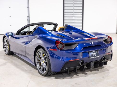 Used 2019 Ferrari 488 Spider image 7