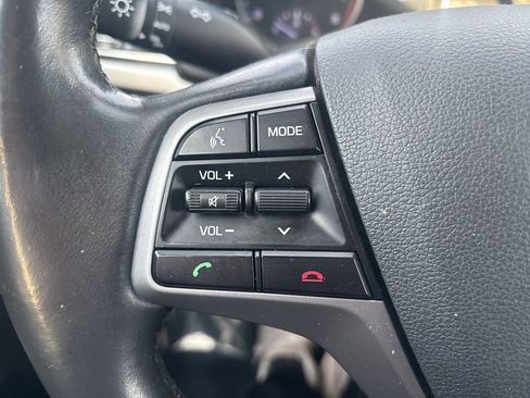 Used 2018 Hyundai Elantra Limited image 19