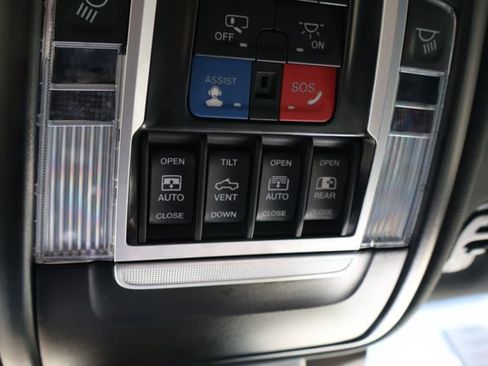 Used 2024 RAM 1500 Limited AWD/4WD image 19