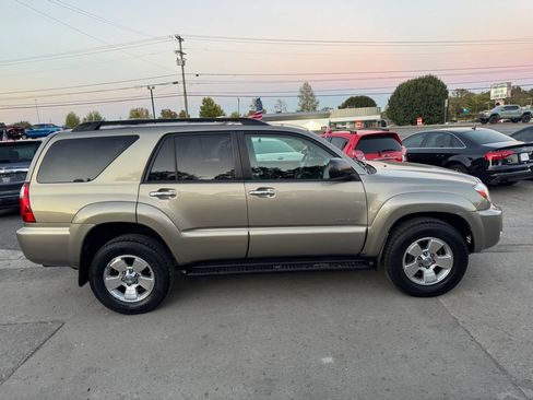 Used 2008 Toyota 4Runner SR5 image 4