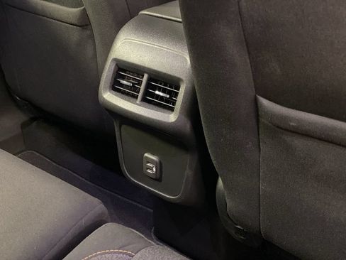 Used 2019 Chevrolet Equinox LT FWD image 28