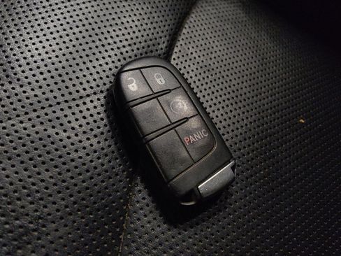 Used 2018 Dodge Journey GT image 32