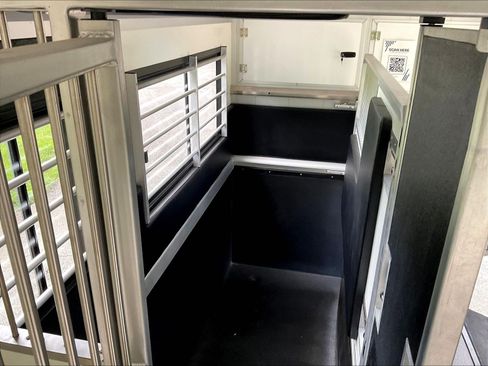 Used 2024 Mercedes-Benz Sprinter 3500 image 37