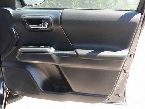 Used 2023 Toyota Tacoma TRD Off-Road image 23