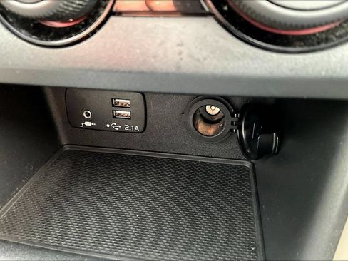 Used 2021 Subaru Forester AWD/4WD image 12