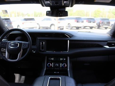Used 2023 GMC Yukon Denali AWD/4WD image 19