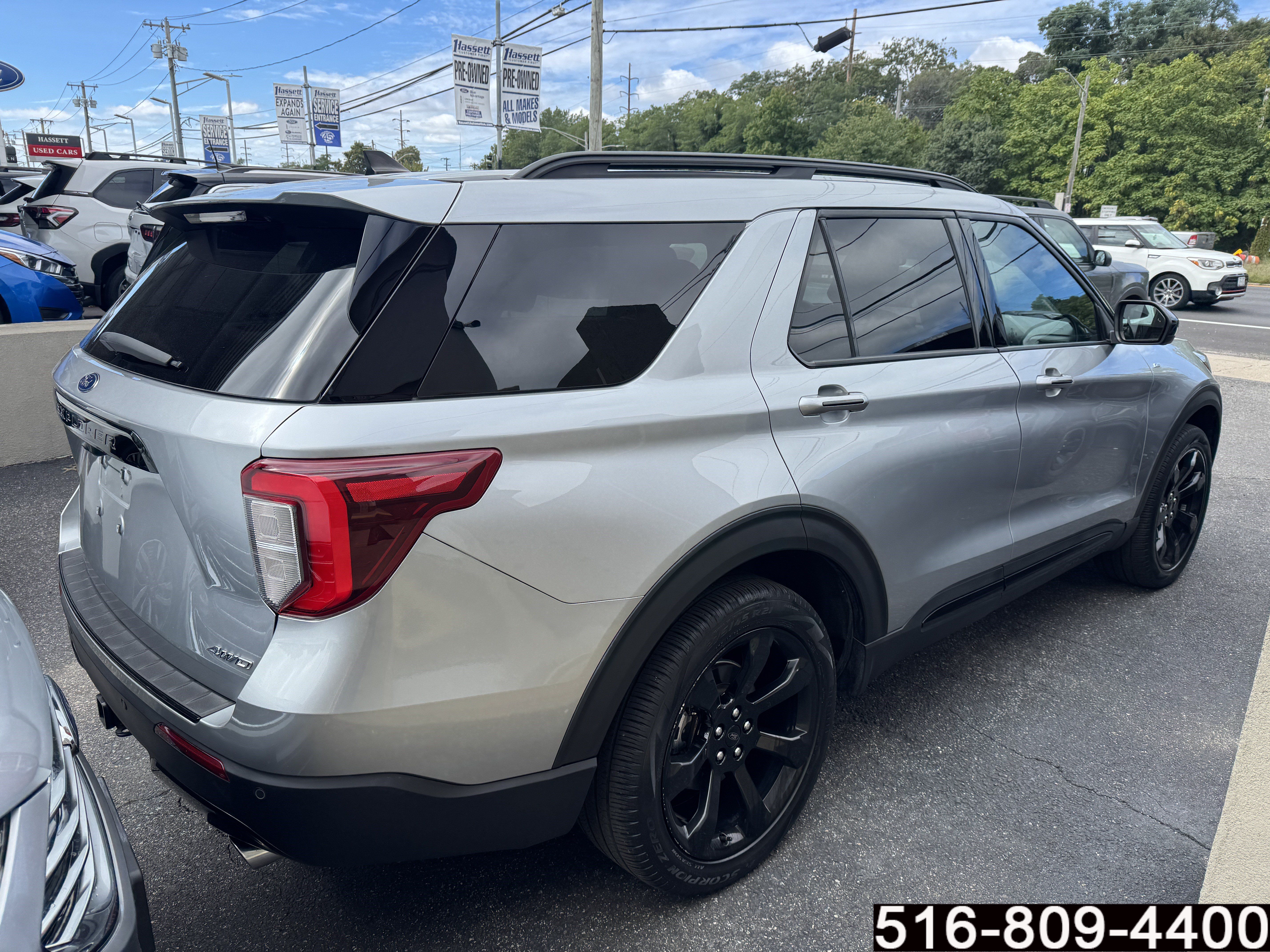 Used 2023 Ford Explorer ST-Line w/ Class IV Trailer Tow Package AWD/4WD image 4