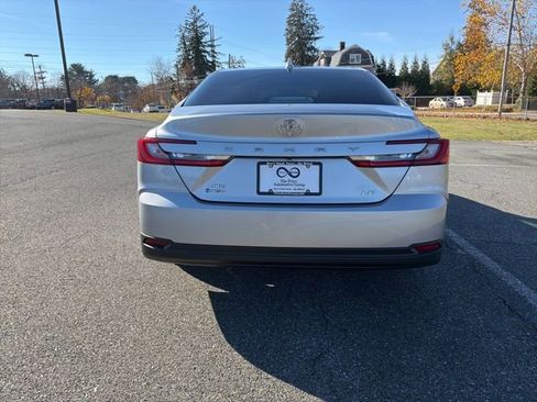 Used 2025 Toyota Camry LE image 7