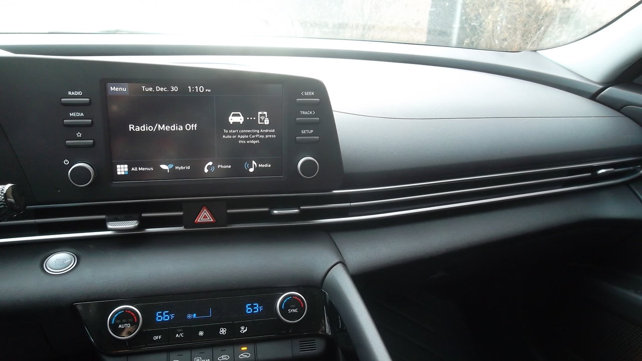 Used 2025 Hyundai Elantra Hybrid FWD image 10
