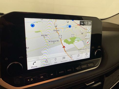 Used 2022 Nissan Rogue Platinum w/ Head-Up Display Package image 17