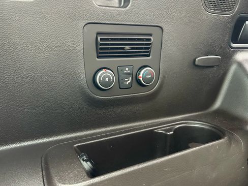 Used 2017 Hyundai Santa Fe Limited image 32