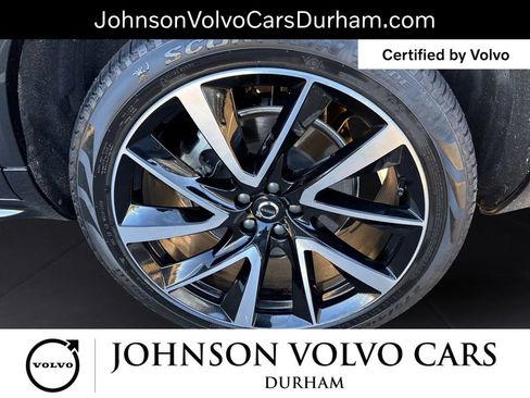 Certified 2024 Volvo XC90 B6 Plus image 28