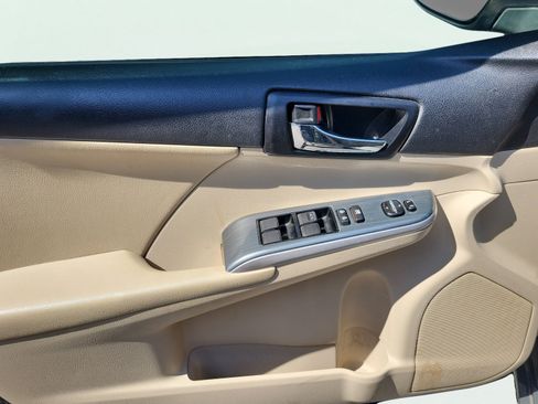 Used 2012 Toyota Camry XLE w/ Leather Pkg FWD image 23