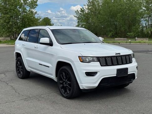 Certified 2021 Jeep Grand Cherokee Laredo X image 7