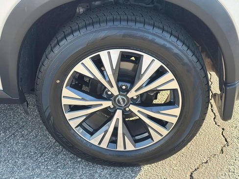 Used 2022 Nissan Rogue SV AWD/4WD image 30