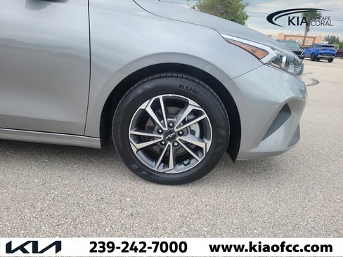 Certified 2024 Kia Forte LXS FWD image 7
