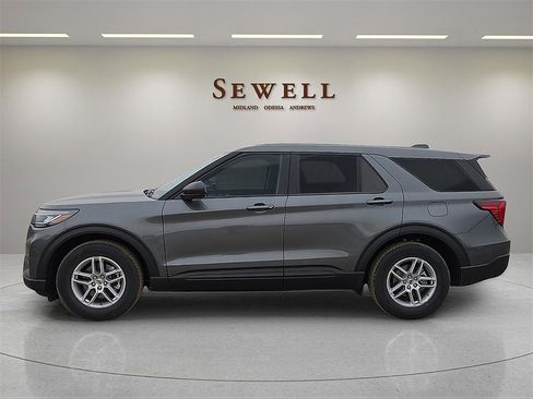 New 2026 Ford Explorer Active image 2