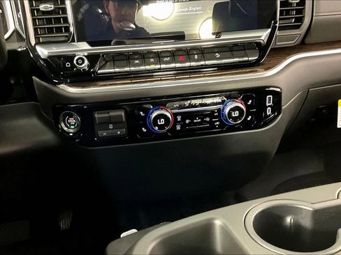 New 2026 GMC Sierra 1500 Elevation image 7