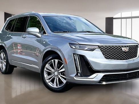 Used 2025 Cadillac XT6 Premium Luxury AWD/4WD image 11