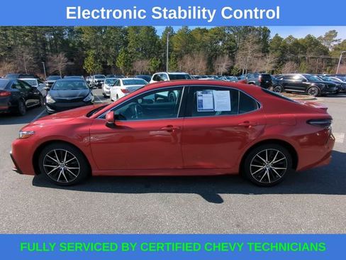 Used 2023 Toyota Camry SE image 9