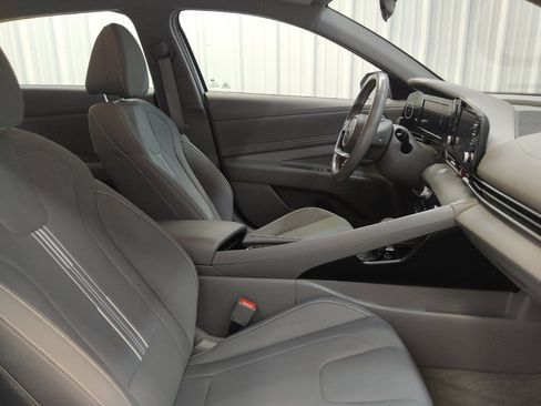 Used 2022 Hyundai Elantra SEL w/ Convenience Package FWD image 21