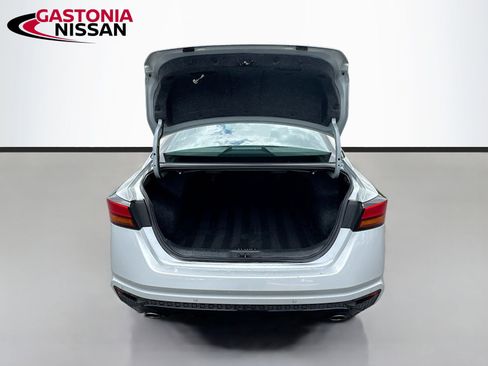 Used 2024 Nissan Altima 2.5 SR FWD image 33