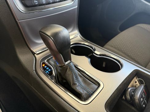 Used 2018 Jeep Grand Cherokee Laredo AWD/4WD image 23