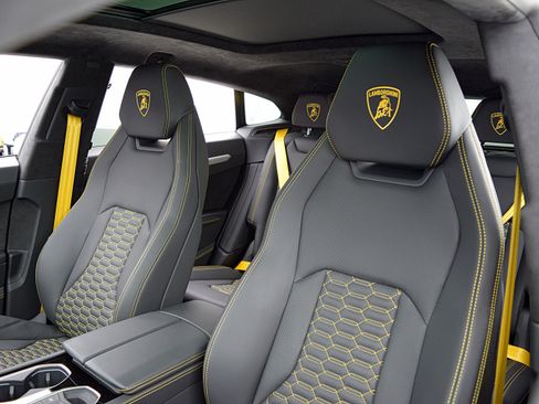 Used 2023 Lamborghini Urus S AWD/4WD image 24