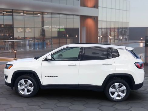 Used 2019 Jeep Compass Latitude w/ Popular Equipment Group AWD/4WD image 5