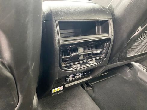 Used 2023 Jeep Grand Cherokee Limited AWD/4WD image 18